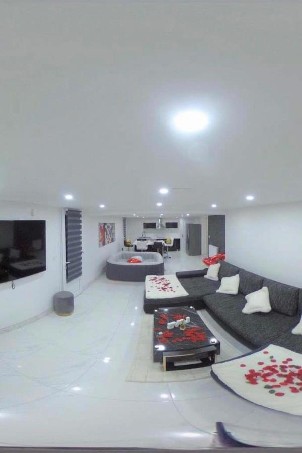 Love Room 吉法尔 外观 照片